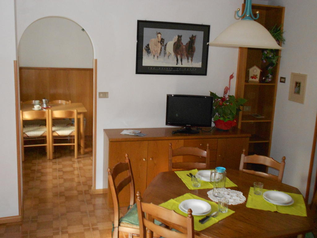 Appartamenti Donini Marco Molveno Ruang foto